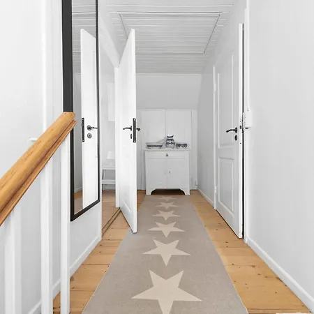 With Breathtaking Sea And Cliff Views *