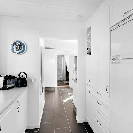With Breathtaking Sea And Cliff Views Allinge-Sandvig