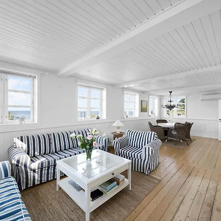 With Breathtaking Sea And Cliff Views * Allinge-Sandvig