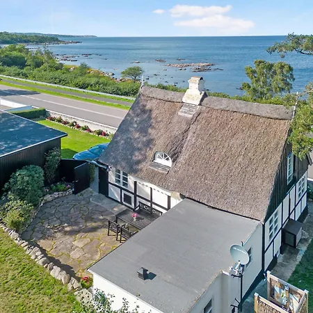 Dom wakacyjny With Breathtaking Sea And Cliff Views *