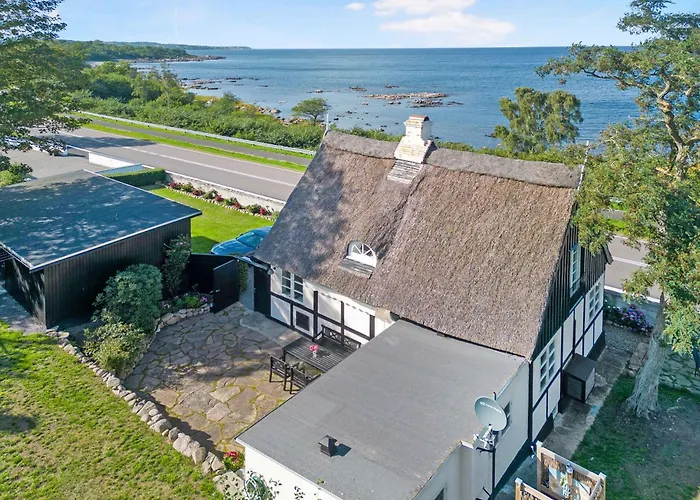 With Breathtaking Sea And Cliff Views Дом отдыха Аллинге