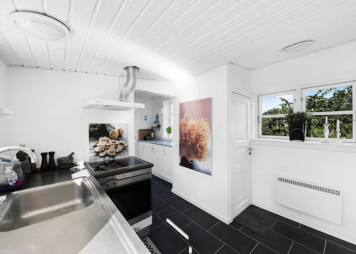 With Breathtaking Sea And Cliff Views Дом отдыха *