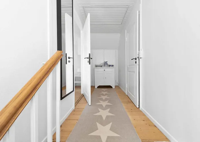 With Breathtaking Sea And Cliff Views *