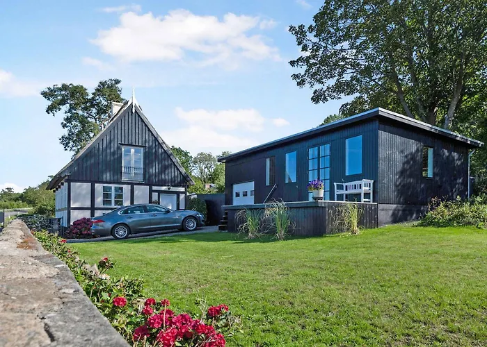 Дом отдыха With Breathtaking Sea And Cliff Views